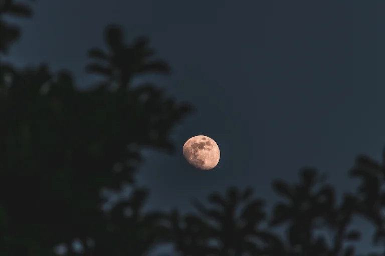 Kako prepoznati različne Lunine faze in njihov pomen