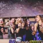 Kako ustvariti popoln videz za večerni izhod