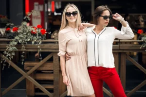 Modni nasveti za ženske nad 40 let: Kako izgledati elegantno in moderno