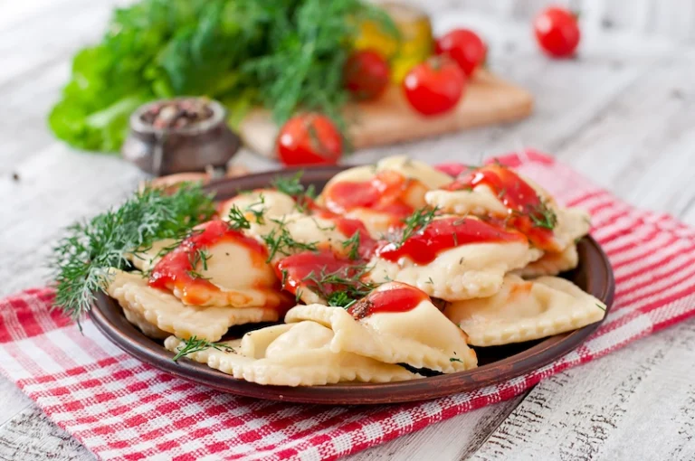 Tradicionalni sirovi štruklji iz babičine pečice
