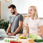 Kuhinja z otokom: Kako ustvariti funkcionalen in eleganten središčni prostor doma